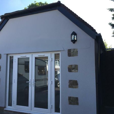 Ty Mynydd Lodge Holiday Home Cardiff Ngoại thất bức ảnh
