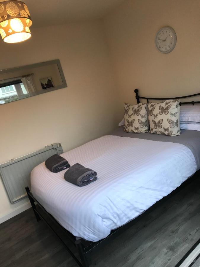 Ty Mynydd Lodge Holiday Home Cardiff Ngoại thất bức ảnh