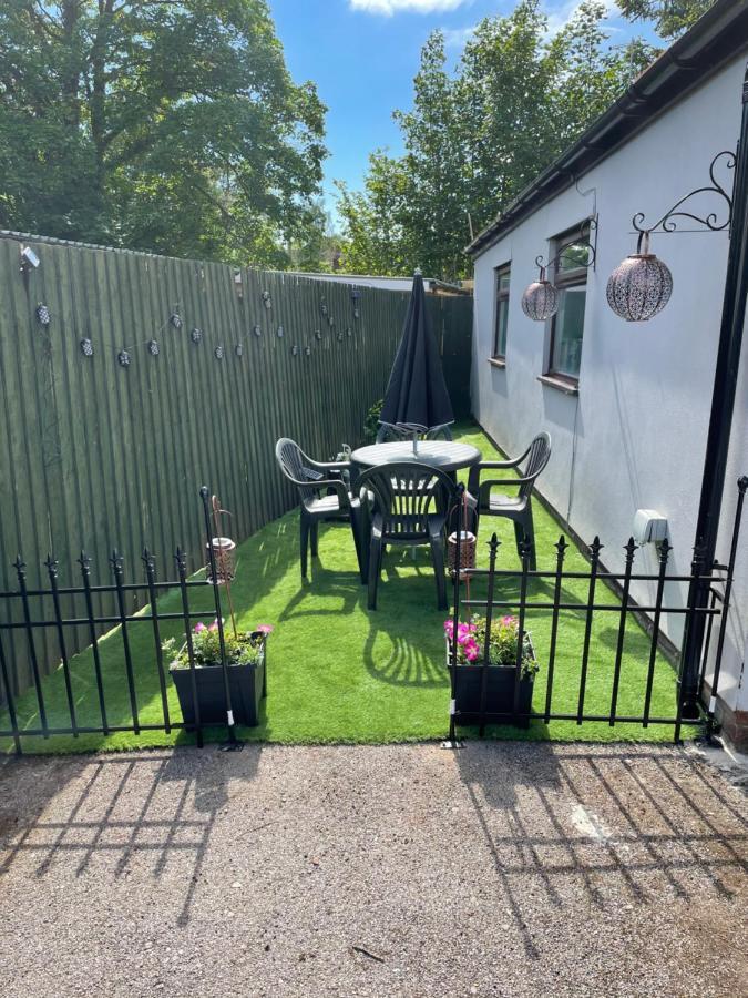 Ty Mynydd Lodge Holiday Home Cardiff Ngoại thất bức ảnh