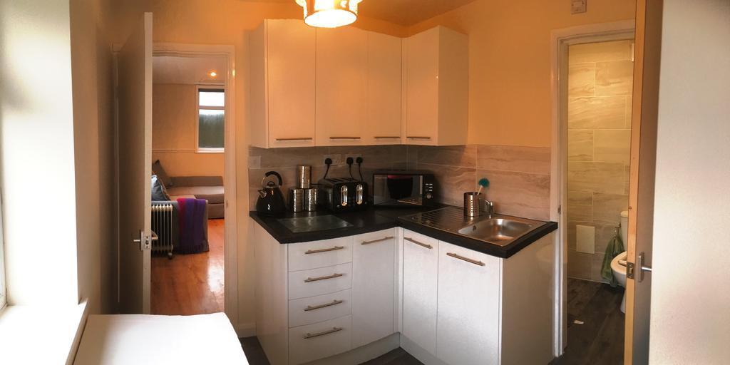 Ty Mynydd Lodge Holiday Home Cardiff Ngoại thất bức ảnh