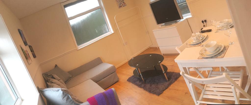 Ty Mynydd Lodge Holiday Home Cardiff Ngoại thất bức ảnh