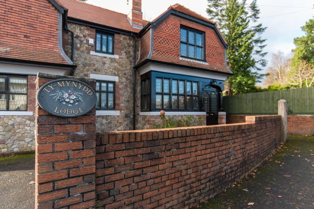 Ty Mynydd Lodge Holiday Home Cardiff Ngoại thất bức ảnh